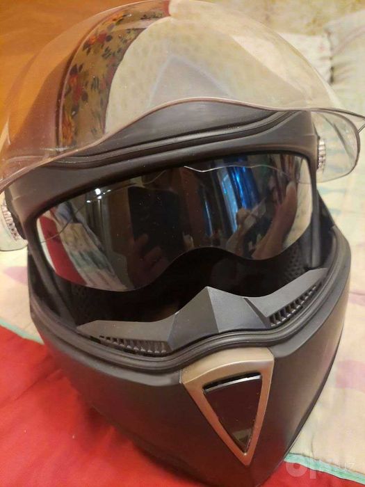 Продам мотошлем Helmet модель HD-701