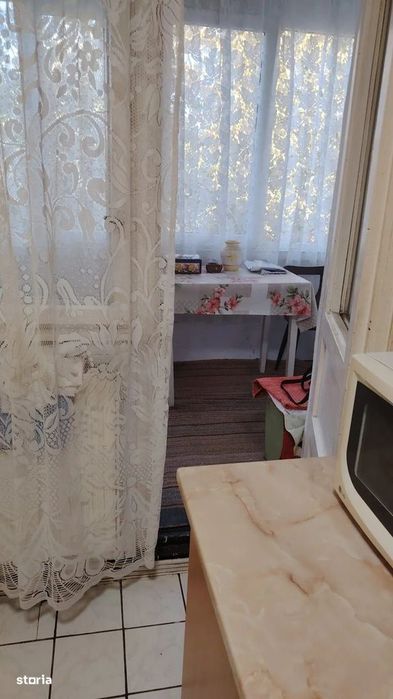 cv 184 Bd.Republicii, apartament 2 camere decomandat , etaj I