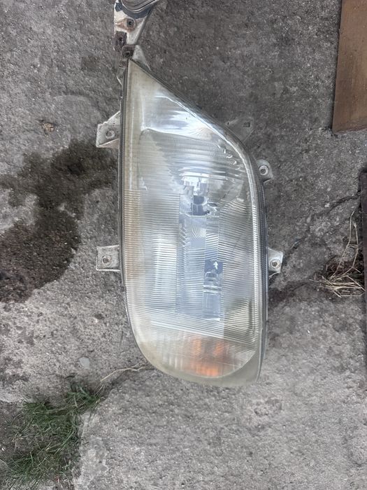 Фарове Mercedes Sprinter W903 2003Година
