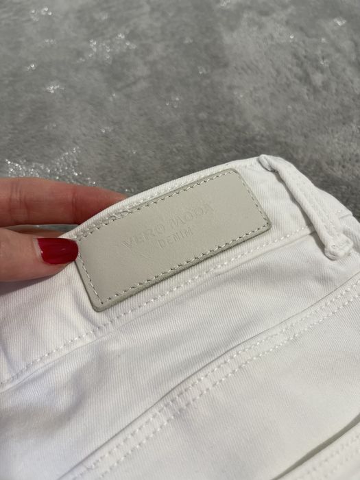 Blugi albi skinny Vero Moda