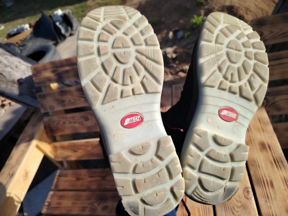 Спец ботинки новые 41-42 размер