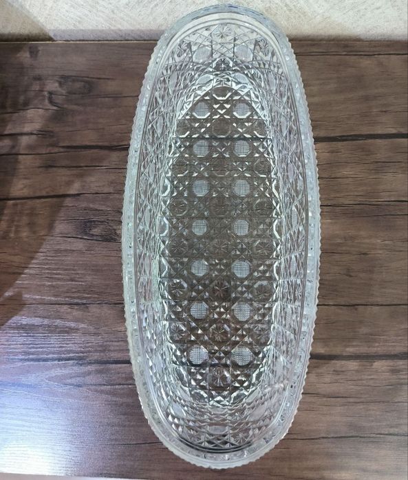 Ваза большая, овальной формы, хрусталь, алмазная грань,вес 3 кг