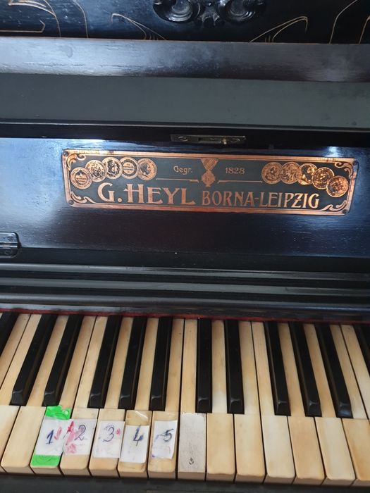 Vand pianina Heyl Borna Leipzig, 5000 lei