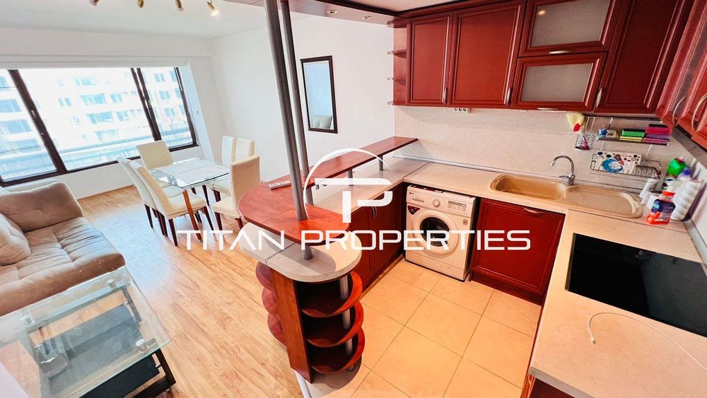 Дава се под наем Тристаен апартамент в Бургас, Изгрев - 68 кв.м за 448.8 € - Снимка #1