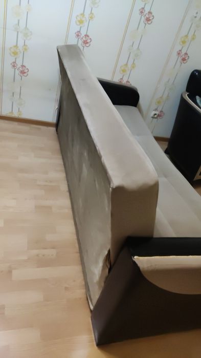 Продается диван (книжка)