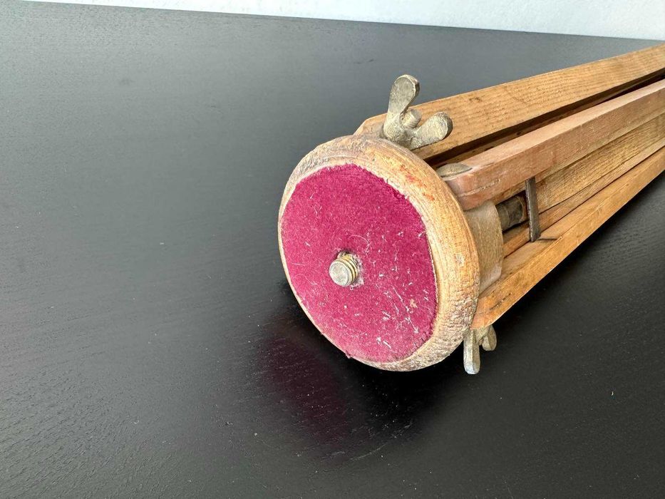 Винтидж Дървена Тринога Статив