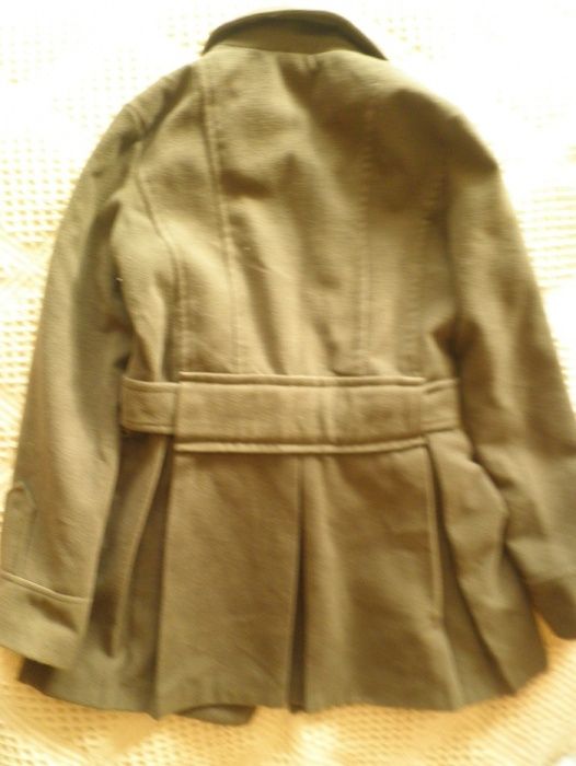 Продавам палто и черни ботуши