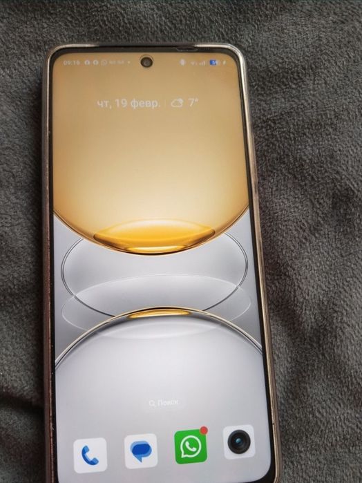 Продам смартфон realme C75