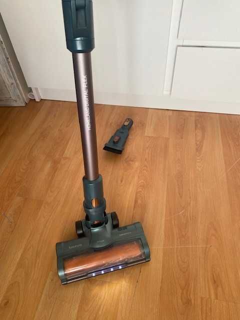 Безжична прахосмукачка TAURUS HVCA7258B с аксесоари