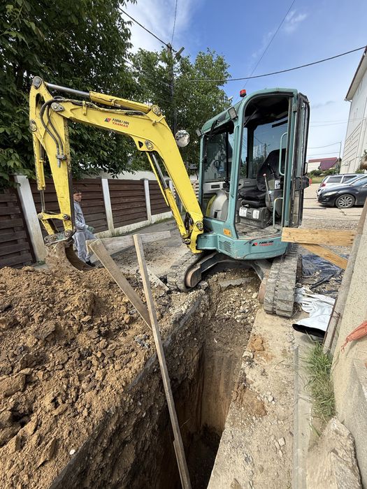Miniexcavator de închiriat 3.5T/5T Transport Basculabil
