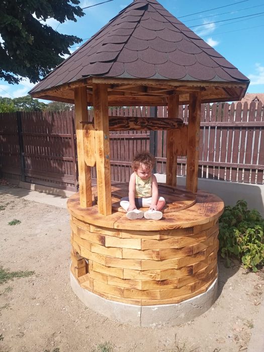 Vând si creez obiecte din lemn pentru curte si casa