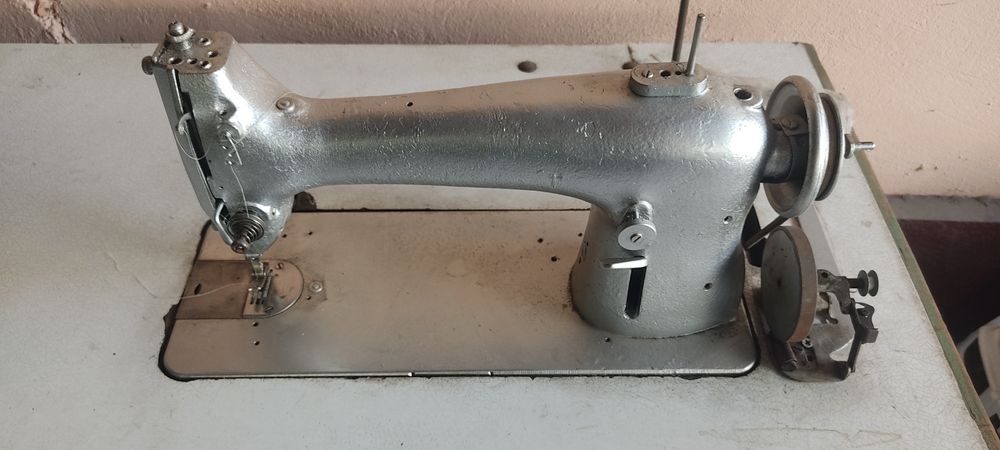 Продам швейных машины