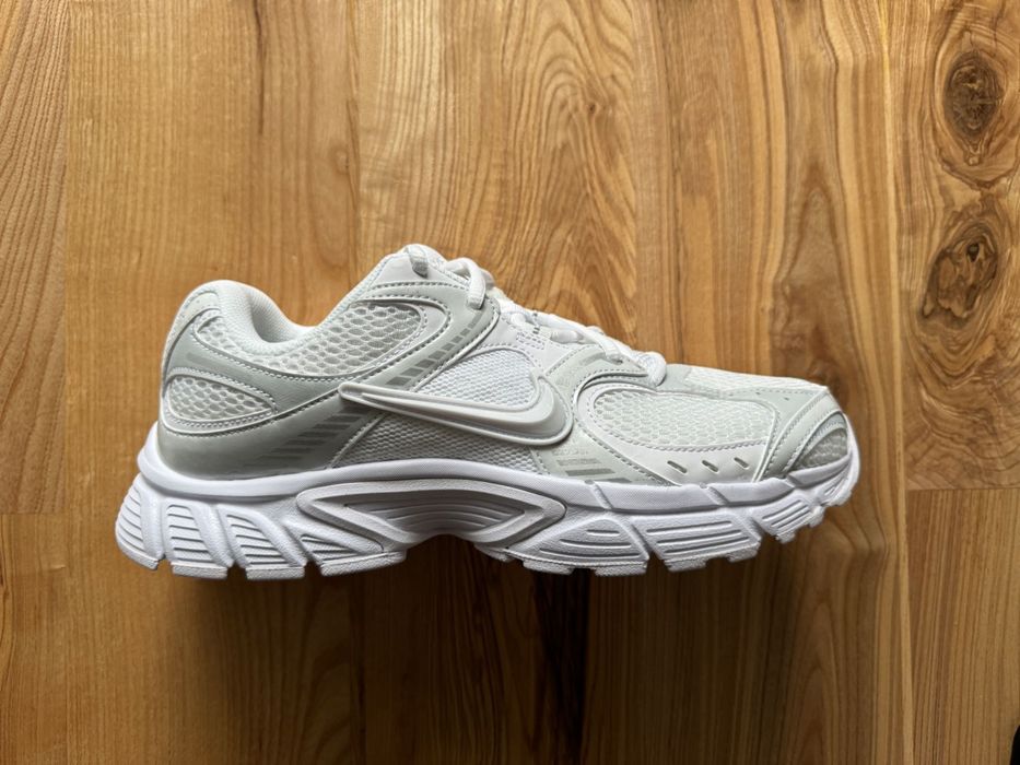 Маратонки Nike RnR v5