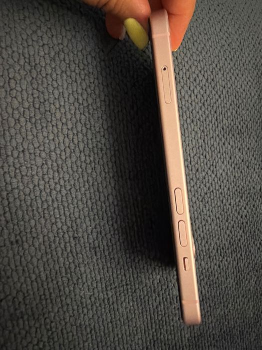 Продавам Iphone 15 pink 128GB