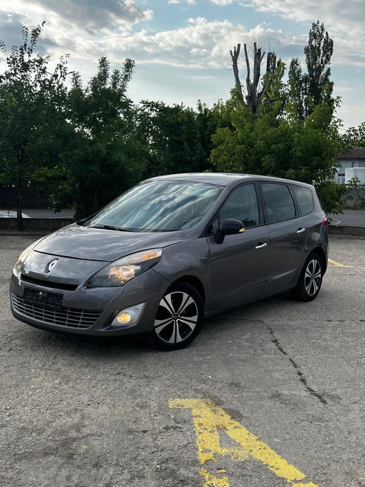 RENAULT Grand Scenic