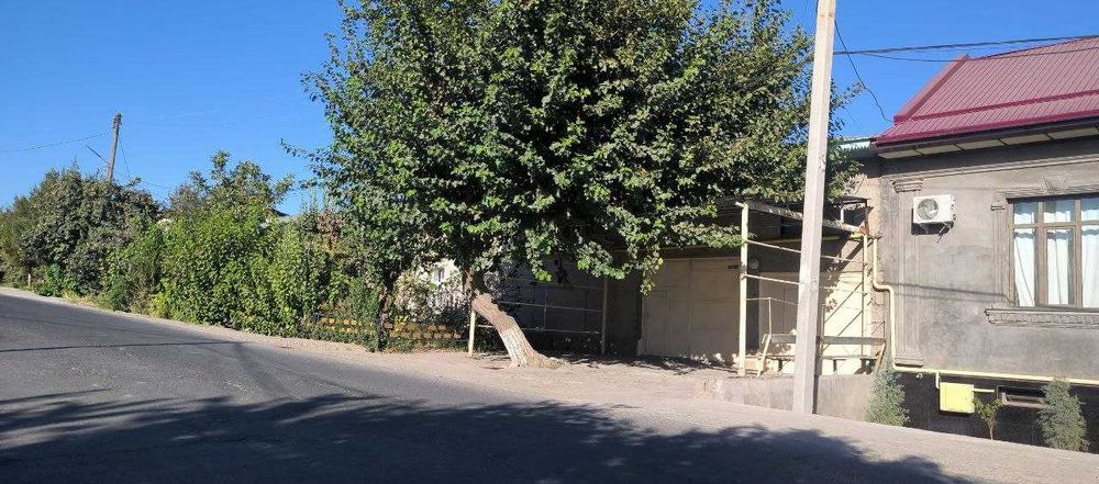 Uy sotiladi 10 sotix