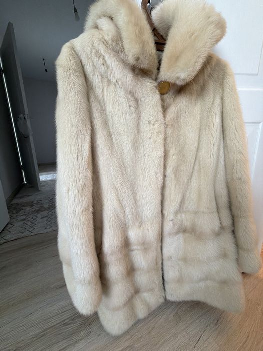 Шуба белая норковая