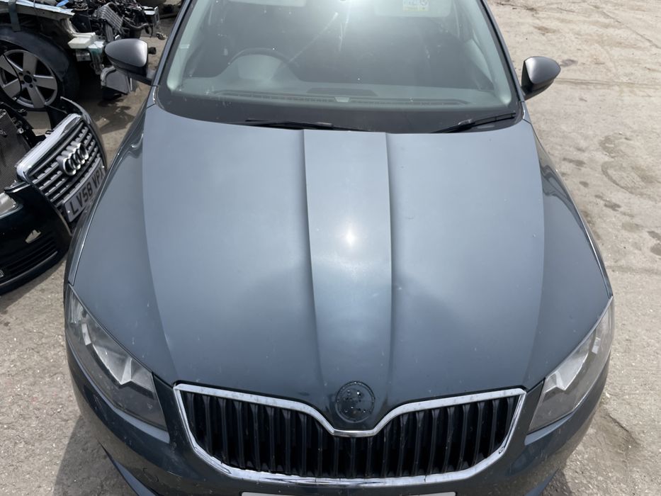 Vând capota Skoda Octavia 3 2015