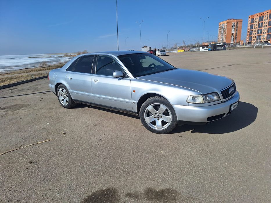 Продам Audi A8 D2