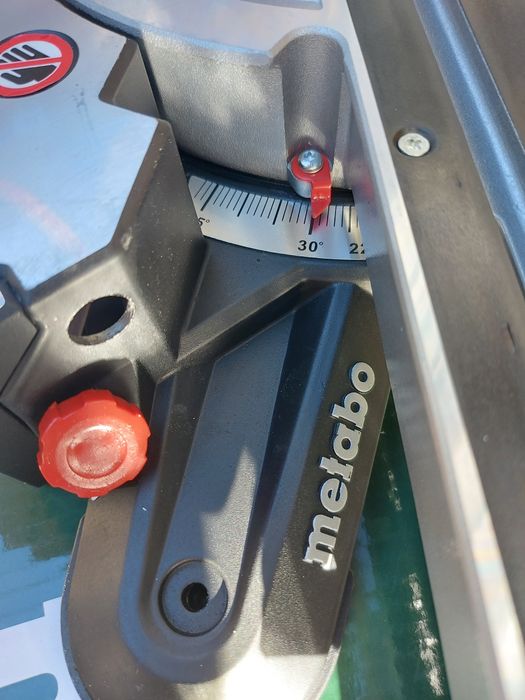 ПРОМОЦИЯ.Нов циркуляр пендула Metabo KGS254M.