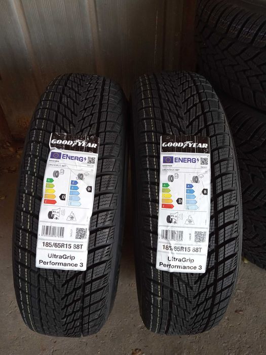 2 Нови зимни гуми 185/65R15 Goodyear UG3 88T DOT3724 made in Germany