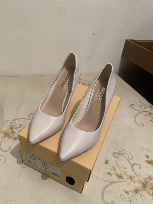 Продаю б/у диван ,обувь