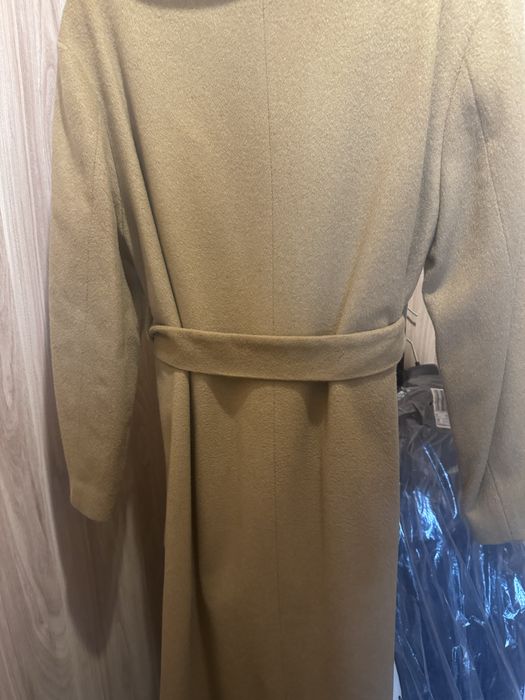 Пальто цвета кэмел