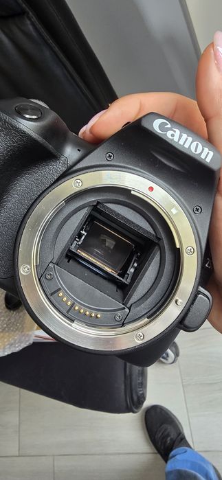 Canon 250D EF-S18-55IS STM