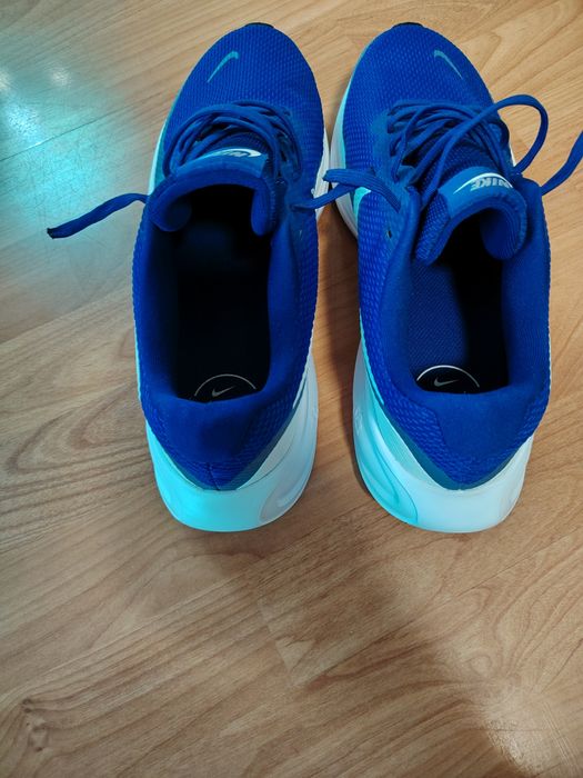 Продавам мъжки маратонки Nike Revolution 8-номер 43