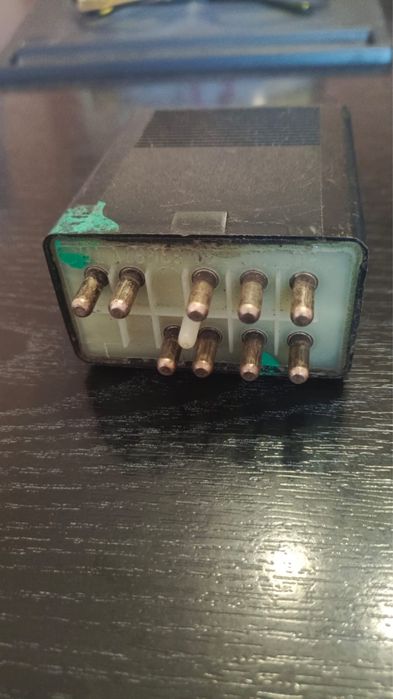 Реле бензонасоса W124