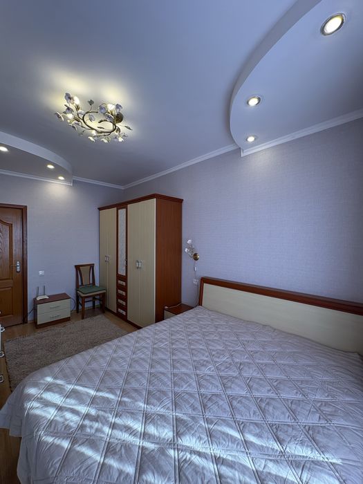 Сдается 2х ком квартира Ойбек