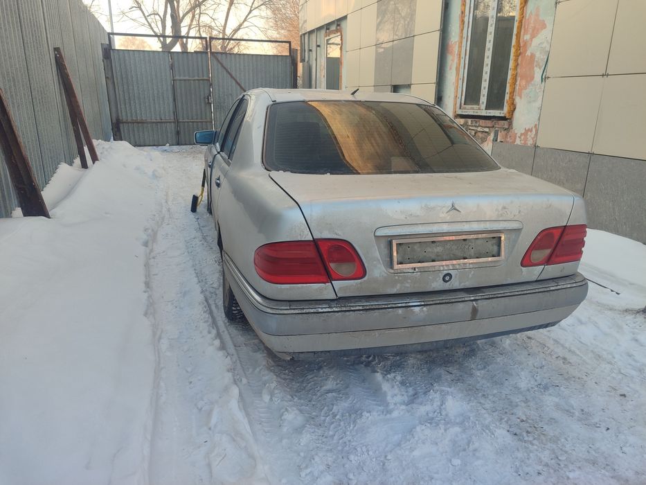 По запчастям продаётся Мерседес Е230 Е200 Е280 W210 лупар