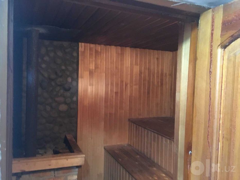 Продается дача с бассейном и сауной