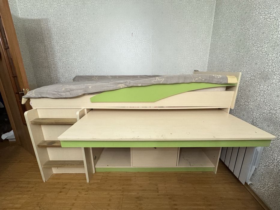 Продам мебель (комплекст для детской)