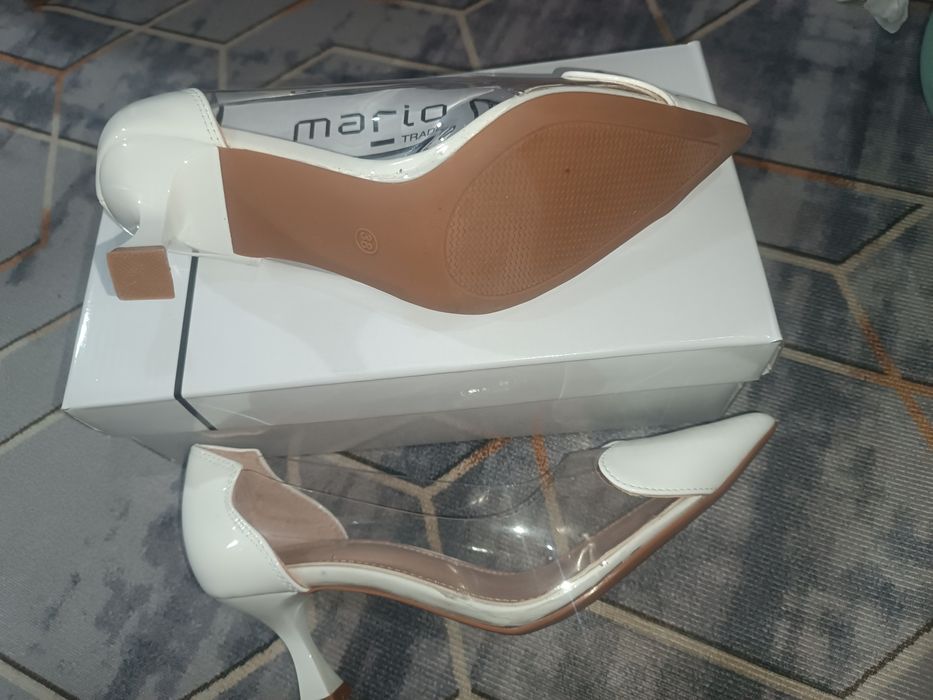 Белый каблук. Б/У