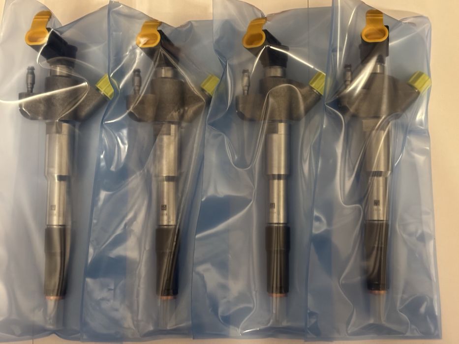 Injectoare injector Renault Master 2.3 dci cod 166009567R- 166000372R