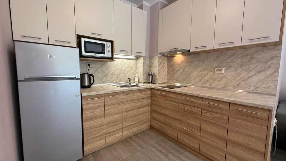 Продава се Двустаен апартамент в Варна, Бриз - 76 кв.м за 2448 €/кв.м - Снимка #11