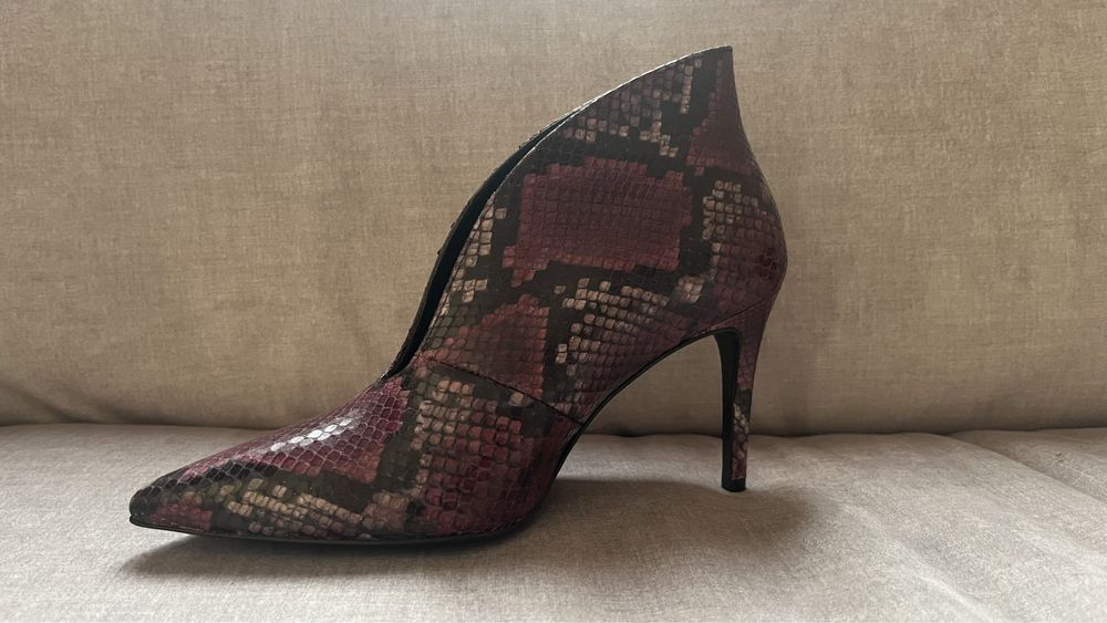 Ghetute lux, piele sarpe, piele integral, Bruglia Italia, mar 38