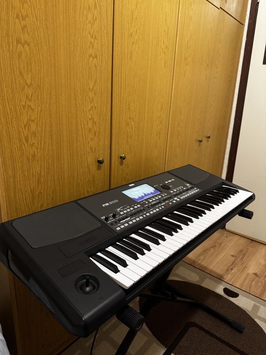 Korg pa600 в отлично състояние