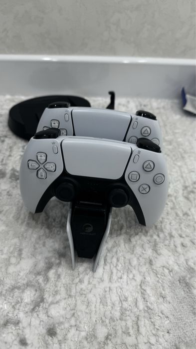 Продам Пс 5 с играми