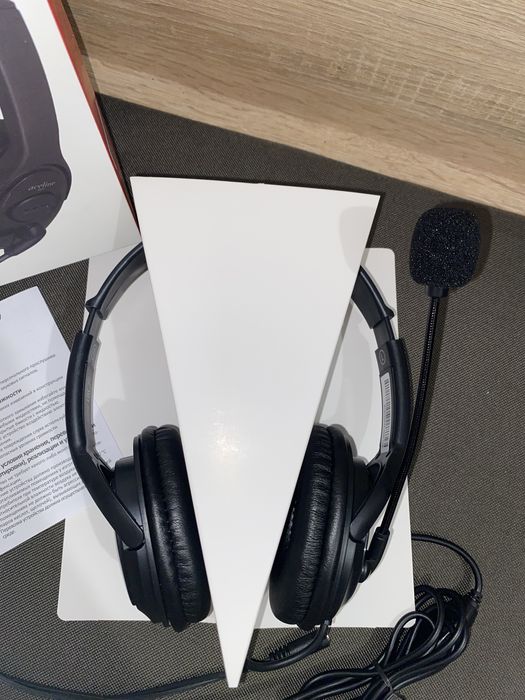 Продам наушники новые