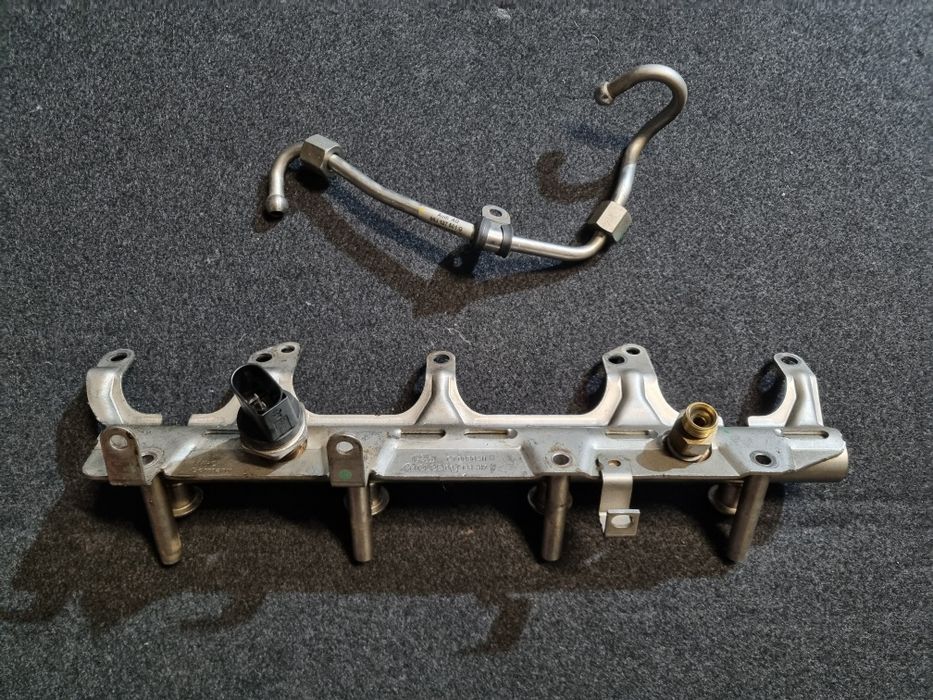 Rampa injectie 1.8 tfsi CDHB 160cp Audi A4 B8 8K  06J133317G