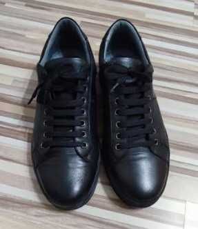Vând pantofi piele, culoare neagra, mărime 40
