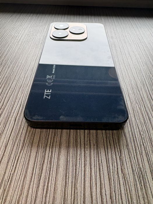 Нов! Zte Blade v60