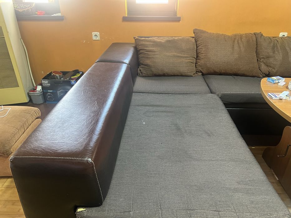 Разтегателен диван