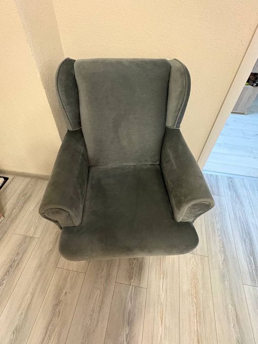 Диван и 2 фотьойла