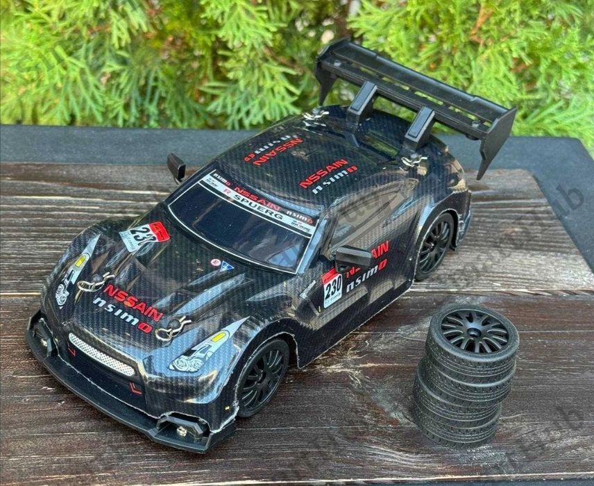 Дрифт машинка на радиоуправлении Nissan