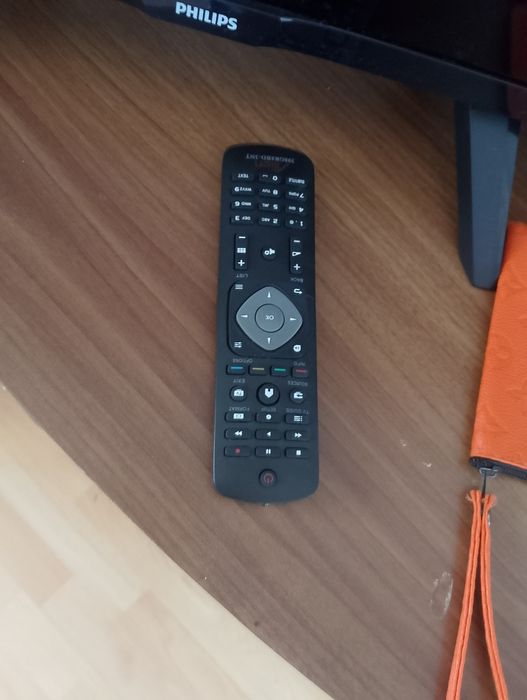 Vând tv philips puțin folosit