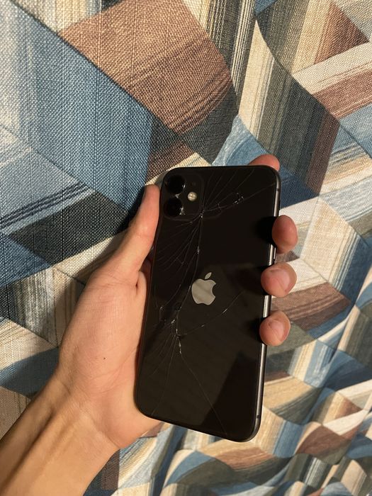 Продам Айфон 11 128gb