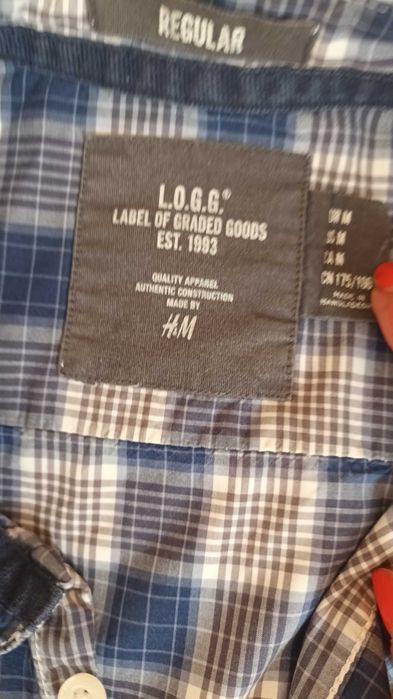 Мъжки ризи размер S. Ризите са запазени, в много добро състояние.